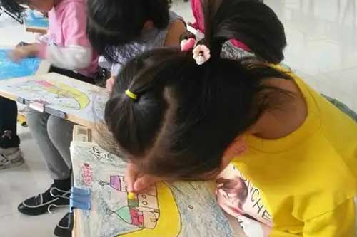 优秀小学生作文欣赏《我的第一幅水彩画》 优秀小学生作文欣赏《我的第一幅水彩画》